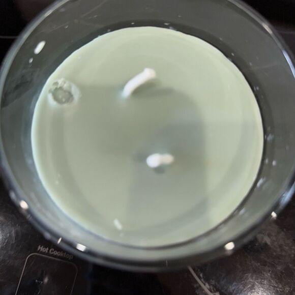 WHITE PEPPER PINE CANDLE - Picture 2 of 3